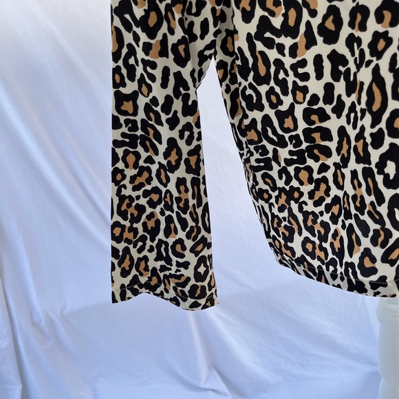 Banana Republic Leopard Button Down - Picture 3 of 7